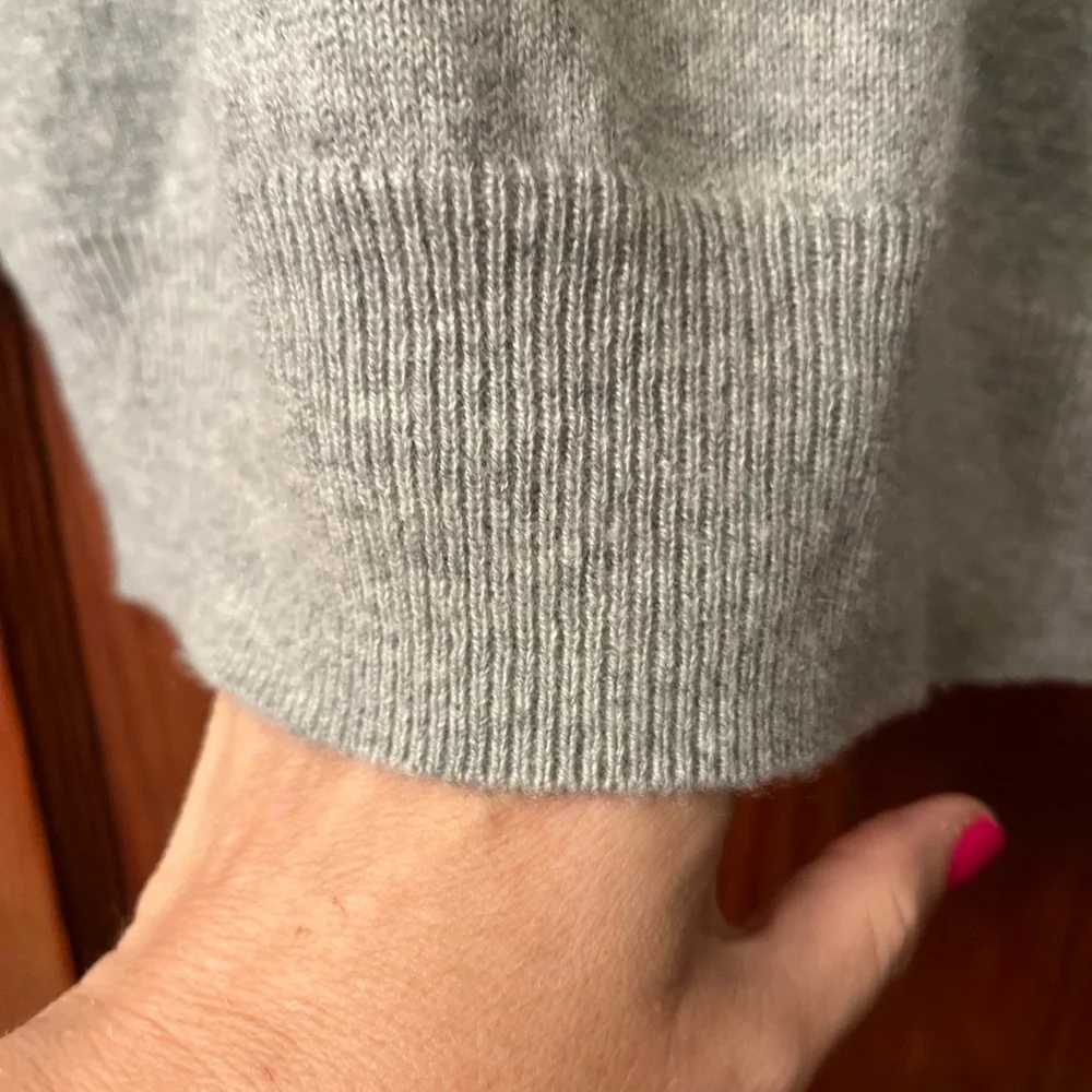 J. Crew Men's 100% Cashmere Crew Neck Pullover Gray Style BE895 Size Small